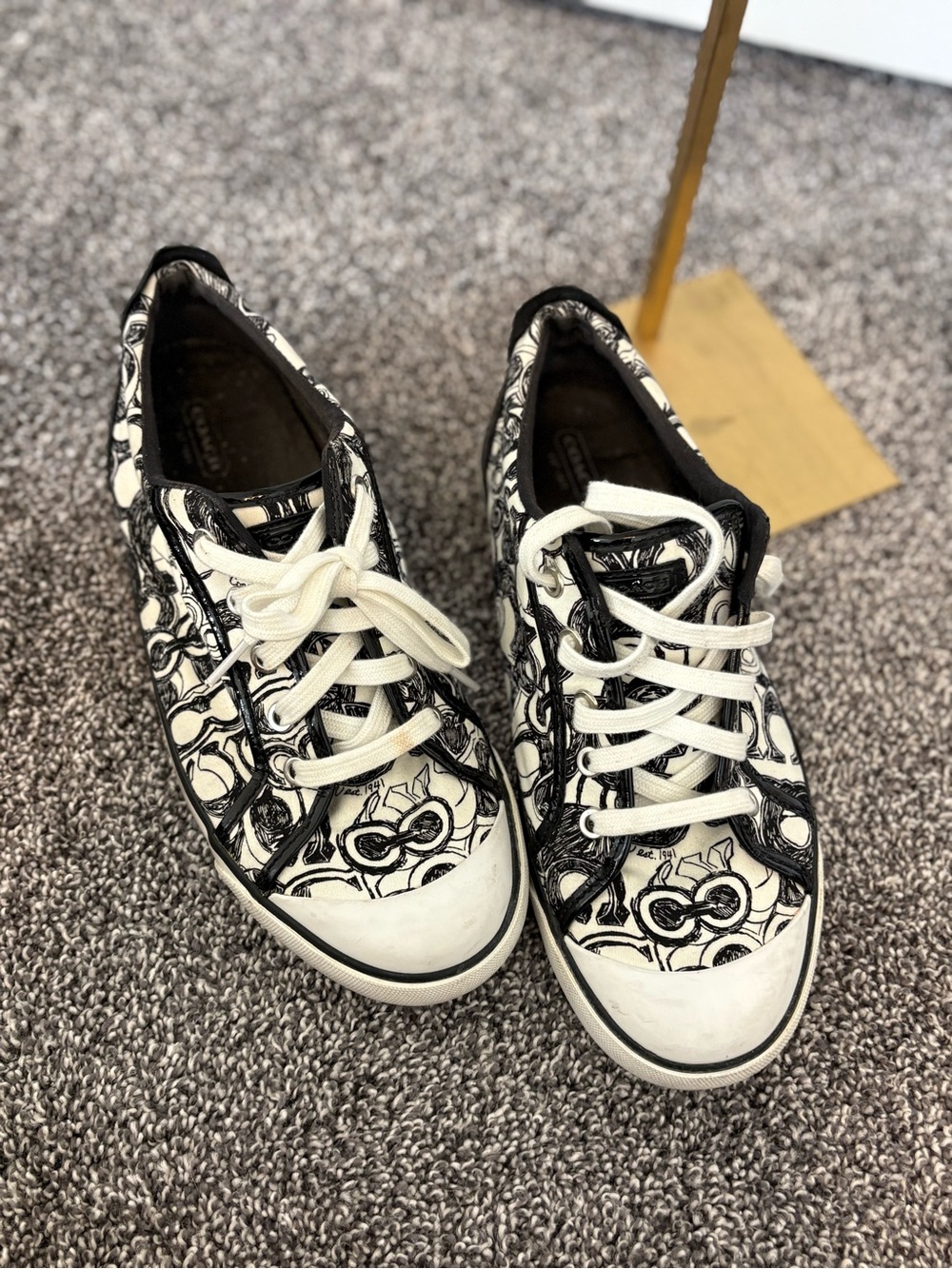 Coach Barrett signature Canvas Logo Print Low Top Sneakers - Picture 2 of 10